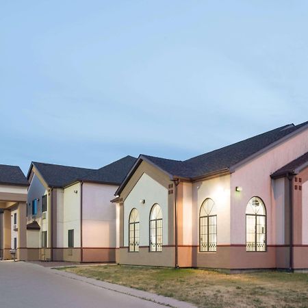 Super 8 By Wyndham Sisseton Motel Exterior photo